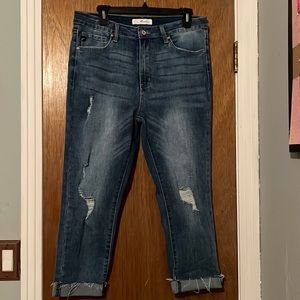 Kan can jeans size 32 fits like 12-14